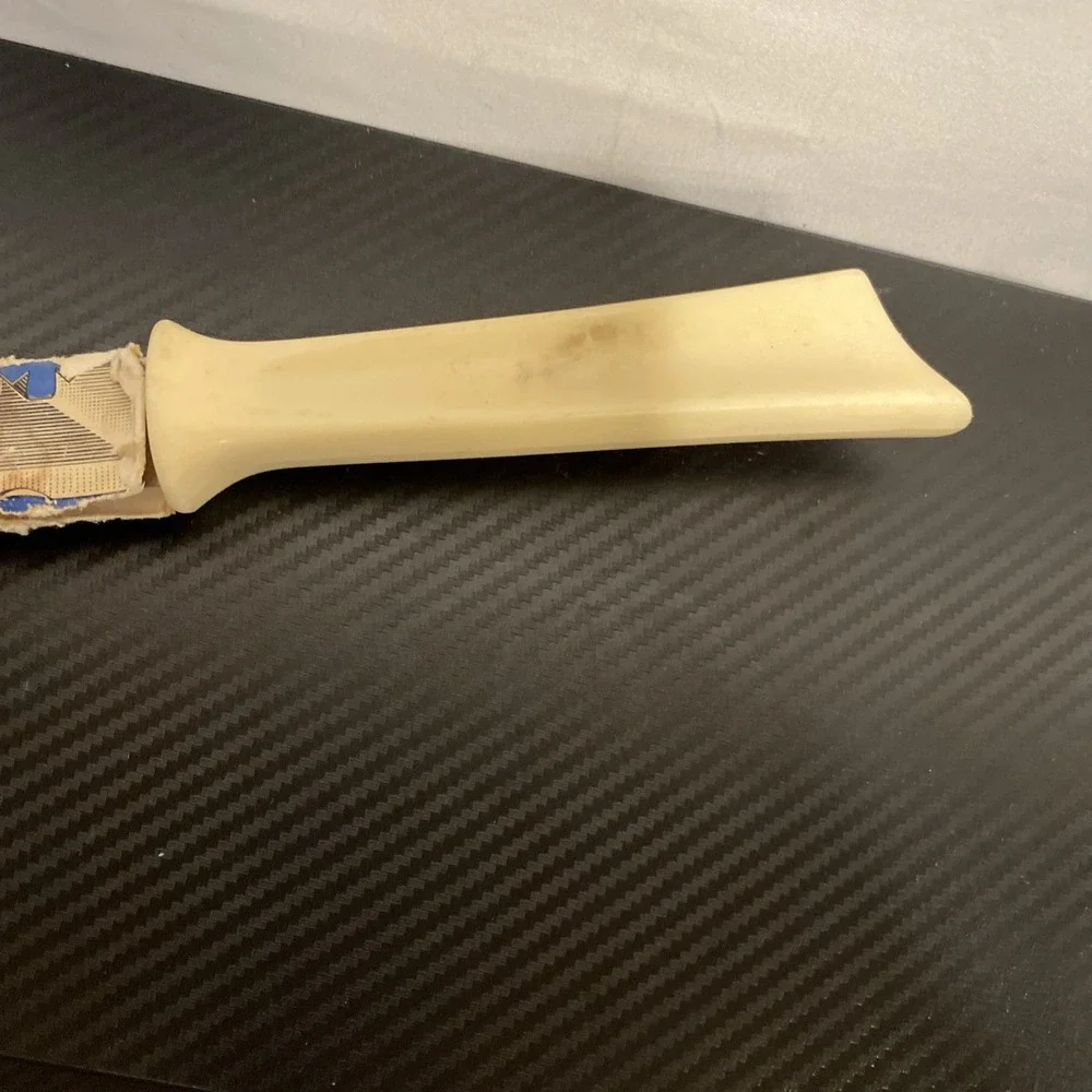 VINTAGE QUIKUT INC. CARVE & SERVE FORK TIP KNIFE. In‎ Paper Sleeve.